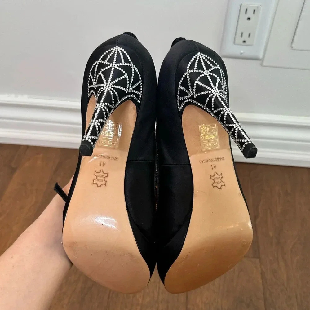 Karen Mullen Satin and Rhinestone Pumps Sz. 10 - Picture 7 of 7